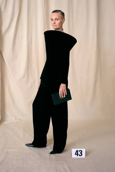Look 43